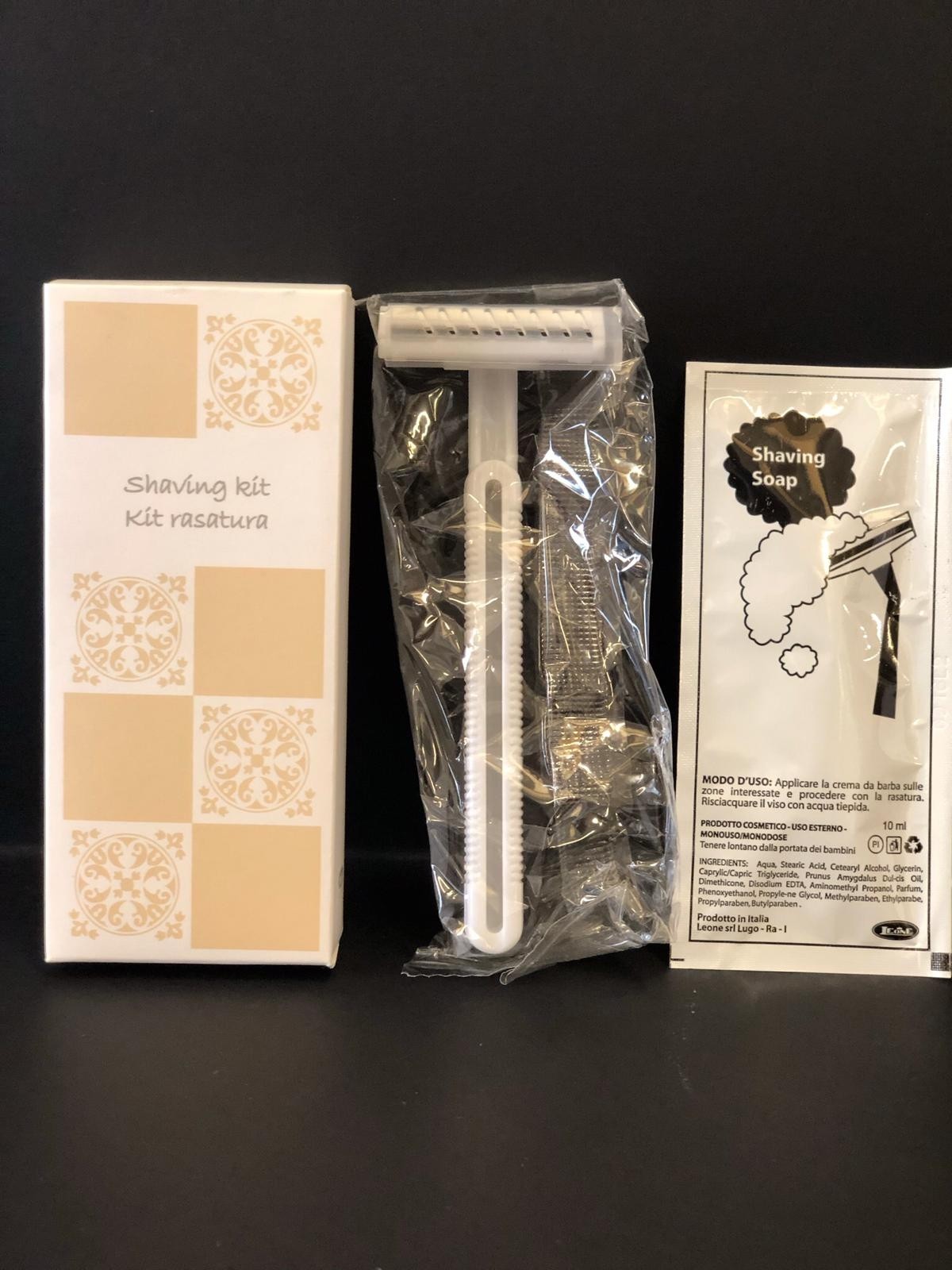 Kit rasatura: rasoio + schiuma da barba - Scatola da 100 pezzi